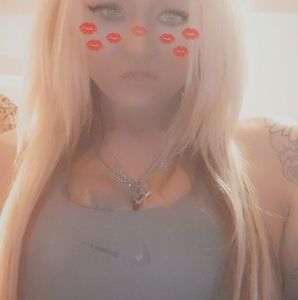 Meet your Posher, Jessica elaine